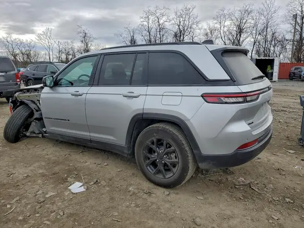 1C4RJHAG4RC220932 2024 JEEP GRAND CHEROKEE - Image 2
