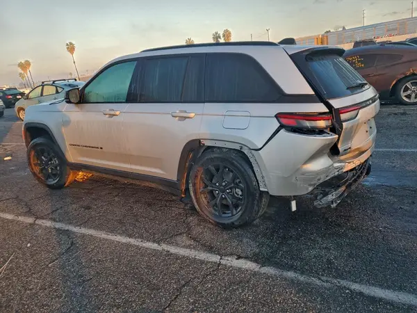 1C4RJHAG4RC233714 2024 JEEP GRAND CHEROKEE - Image 2