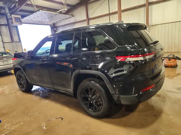 1C4RJHAG4RC247385 2024 JEEP GRAND CHEROKEE - Image 2