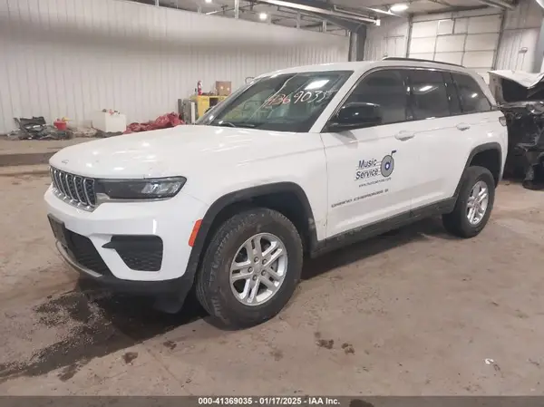 1C4RJHAG4RC247659 2024 JEEP GRAND CHEROKEE - Image 2