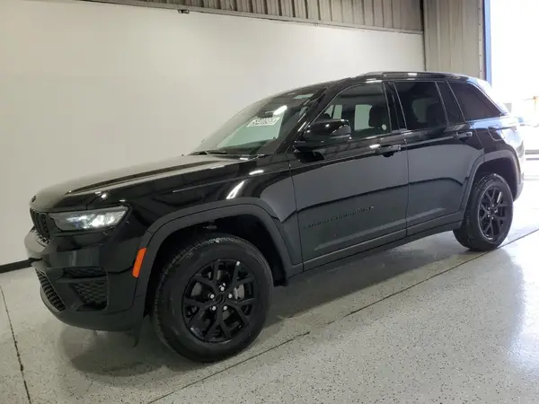1C4RJHAG4S8656057 2025 JEEP GRAND CHEROKEE - Image 1