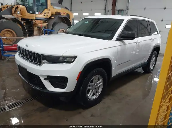 1C4RJHAG5PC606773 2023 JEEP GRAND CHEROKEE - Image 2