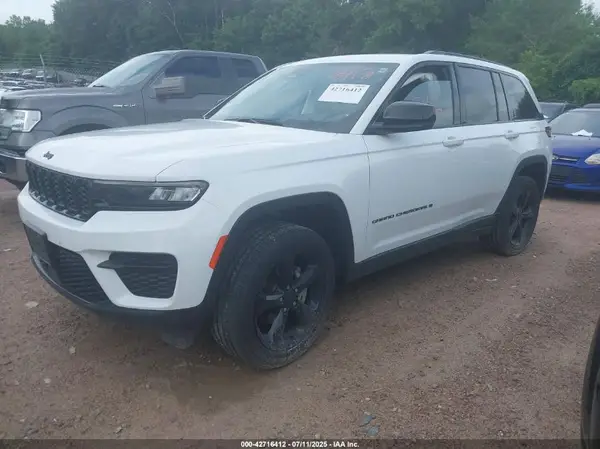 1C4RJHAG5PC609141 2023 JEEP GRAND CHEROKEE - Image 2