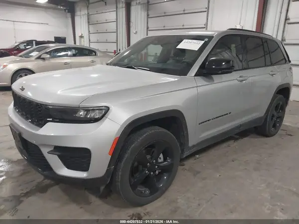1C4RJHAG5PC669355 2023 JEEP GRAND CHEROKEE - Image 2