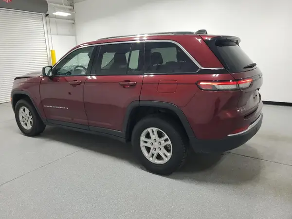 1C4RJHAG5RC715723 2024 JEEP GRAND CHEROKEE - Image 2