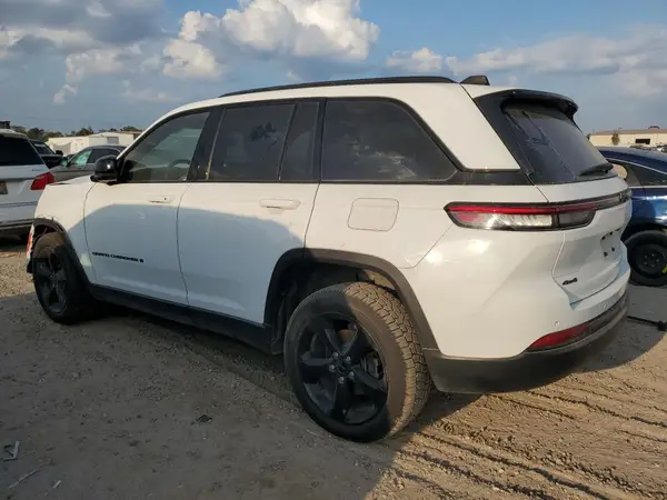 1C4RJHAG6P8702897 2023 JEEP GRAND CHEROKEE - Image 2