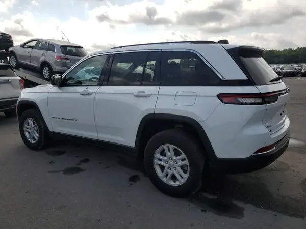 1C4RJHAG6PC513938 2023 JEEP GRAND CHEROKEE - Image 2