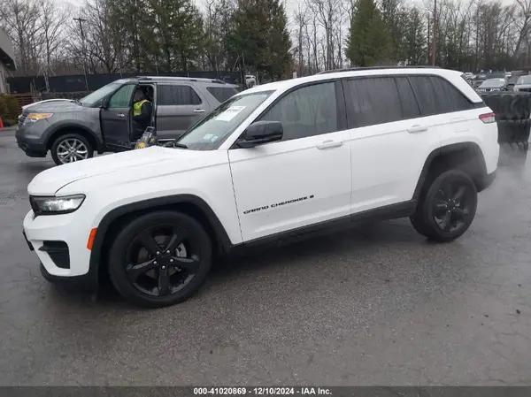 1C4RJHAG6PC540654 2023 JEEP GRAND CHEROKEE - Image 2