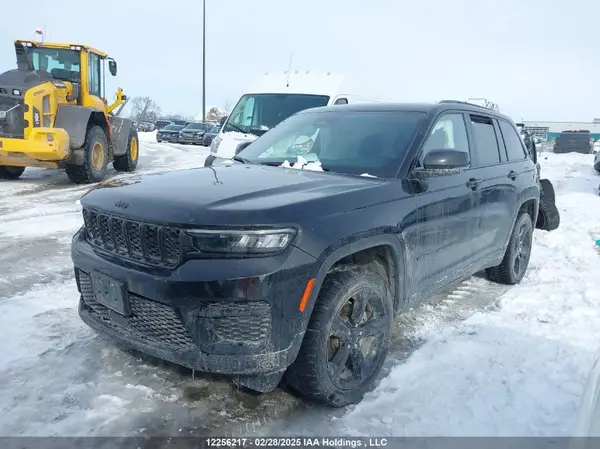 1C4RJHAG6PC569720 2023 JEEP GRAND CHEROKEE - Image 2
