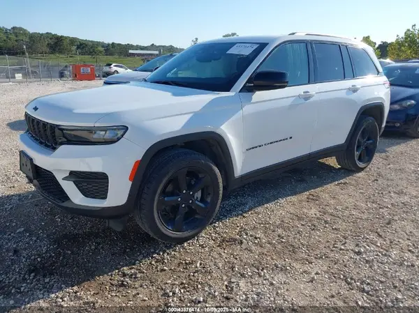 1C4RJHAG6PC619449 2023 JEEP GRAND CHEROKEE - Image 2