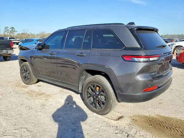 1C4RJHAG6R8528221 2024 JEEP GRAND CHEROKEE - Image 2