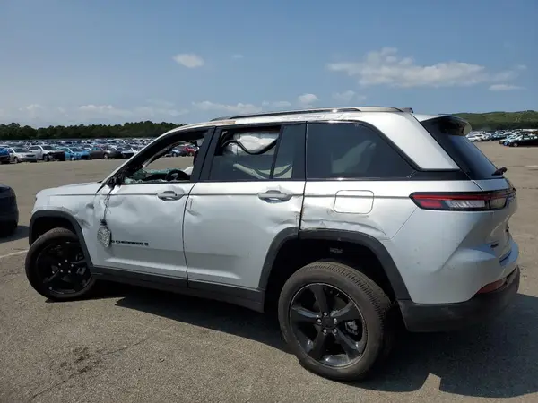 1C4RJHAG6R8605590 2024 JEEP GRAND CHEROKEE - Image 2