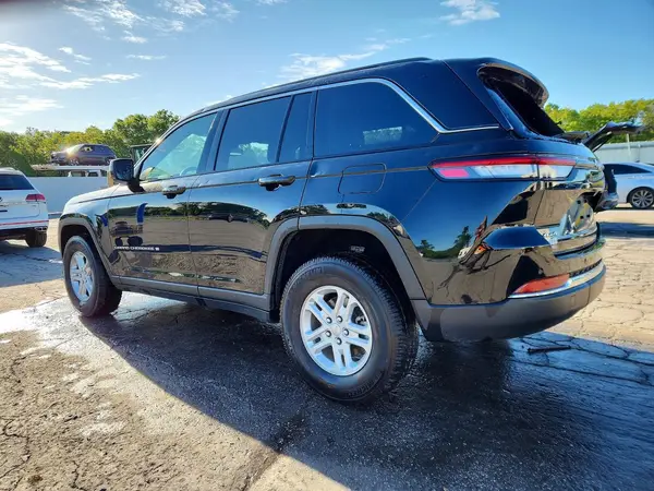 1C4RJHAG6RC216641 2024 JEEP GRAND CHEROKEE - Image 2