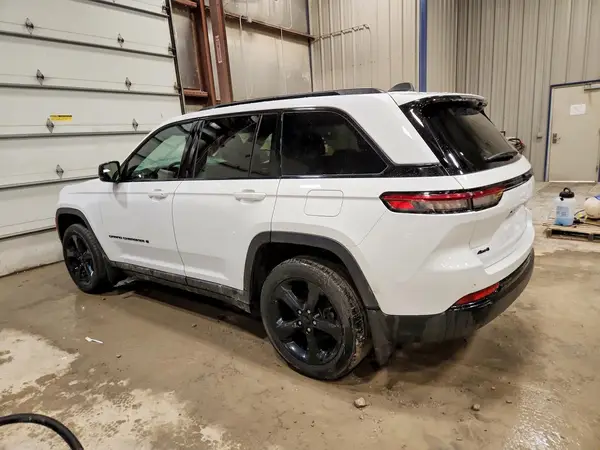 1C4RJHAG7P8776992 2023 JEEP GRAND CHEROKEE - Image 2