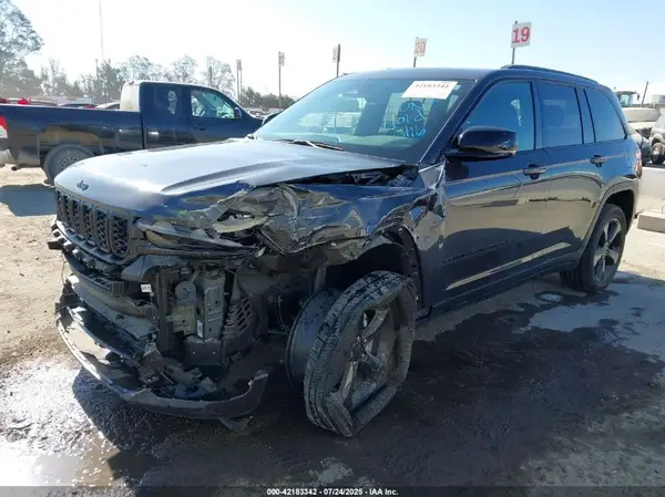 1C4RJHAG7PC545975 2023 JEEP GRAND CHEROKEE - Image 2