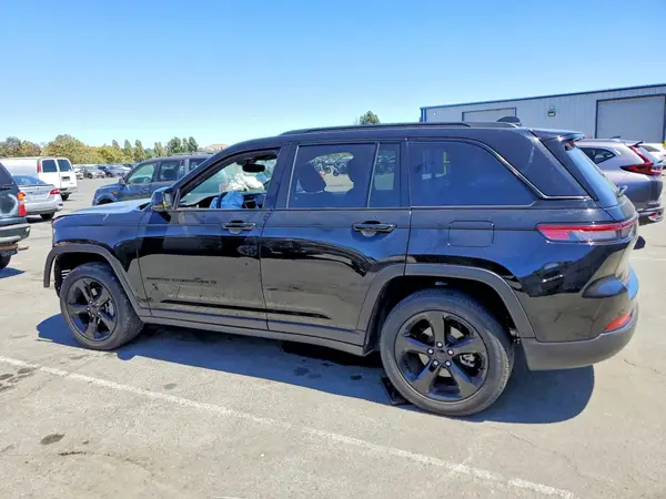 1C4RJHAG7PC607536 2023 JEEP GRAND CHEROKEE - Image 2