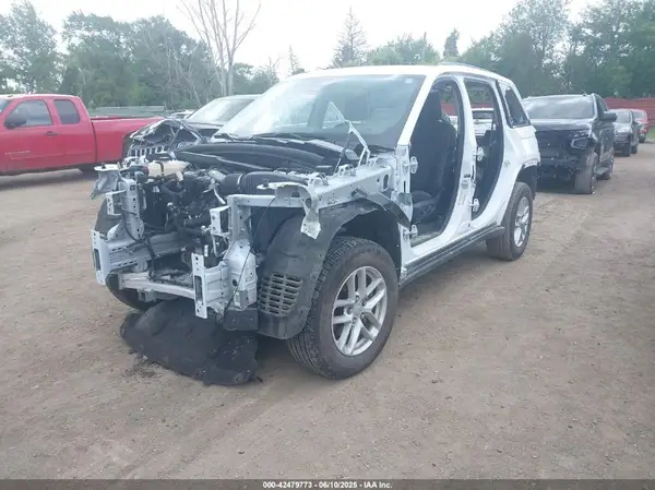 1C4RJHAG7PC642934 2023 JEEP GRAND CHEROKEE - Image 2