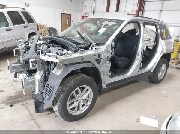 1C4RJHAG7RC179888 2024 JEEP GRAND CHEROKEE - Image 2