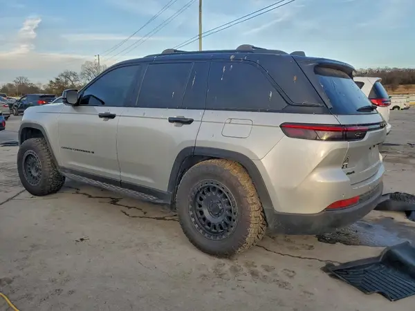 1C4RJHAG7RC224019 2024 JEEP GRAND CHEROKEE - Image 2