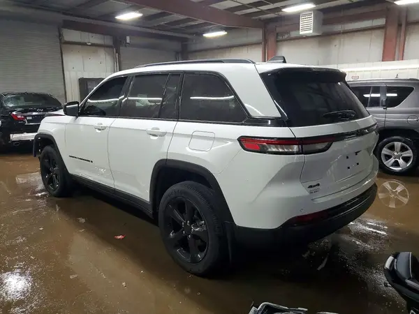 1C4RJHAG7SC271136 2025 JEEP GRAND CHEROKEE - Image 2