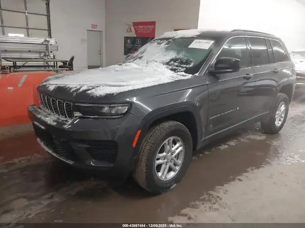 1C4RJHAG7SC321002 2025 JEEP GRAND CHEROKEE - Image 2