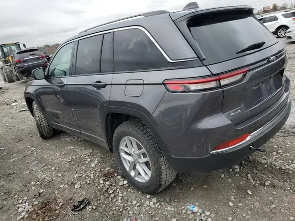 1C4RJHAG8P8883131 2023 JEEP GRAND CHEROKEE - Image 2