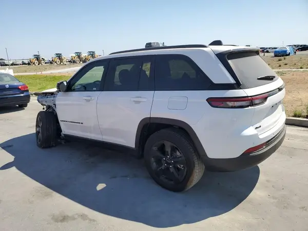 1C4RJHAG8PC517005 2023 JEEP GRAND CHEROKEE - Image 2