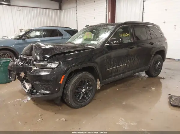 1C4RJHAG8PC541403 2023 JEEP GRAND CHEROKEE - Image 2