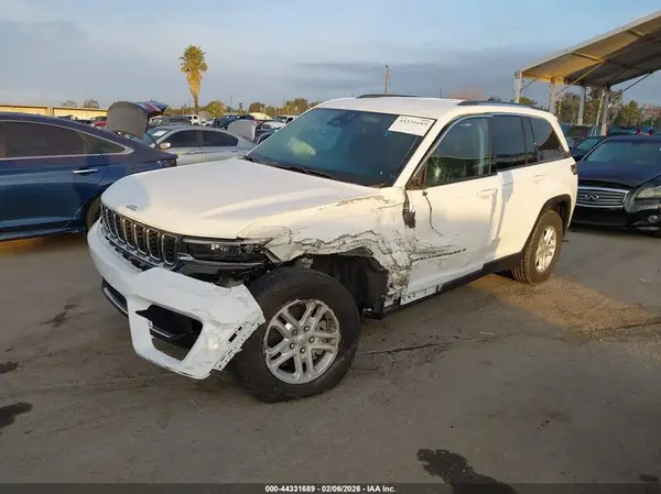 1C4RJHAG8PC570688 2023 JEEP GRAND CHEROKEE - Image 2
