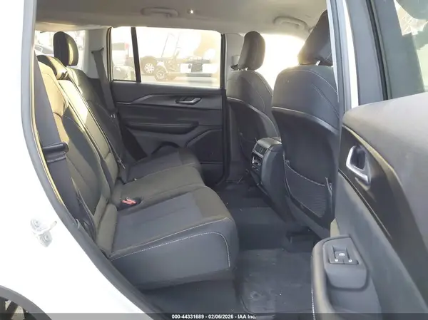 1C4RJHAG8PC570688 2023 JEEP GRAND CHEROKEE - Image 8