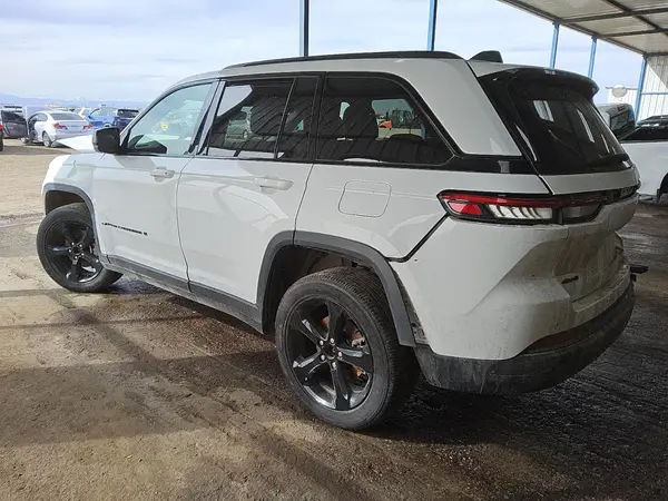 1C4RJHAG8R8926630 2024 JEEP GRAND CHEROKEE - Image 2