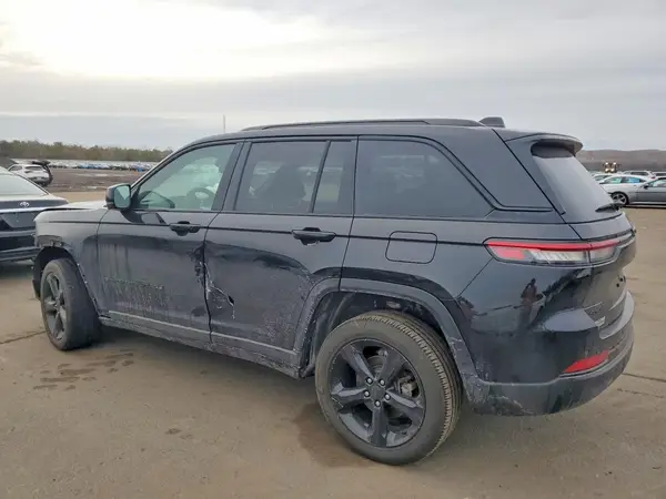 1C4RJHAG8R8937529 2024 JEEP GRAND CHEROKEE - Image 2