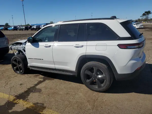 1C4RJHAG8RC215474 2024 JEEP GRAND CHEROKEE - Image 2