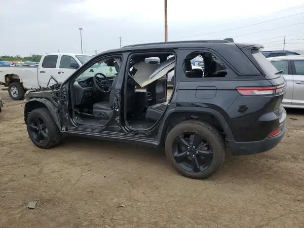 1C4RJHAG8RC231416 2024 JEEP GRAND CHEROKEE - Image 2