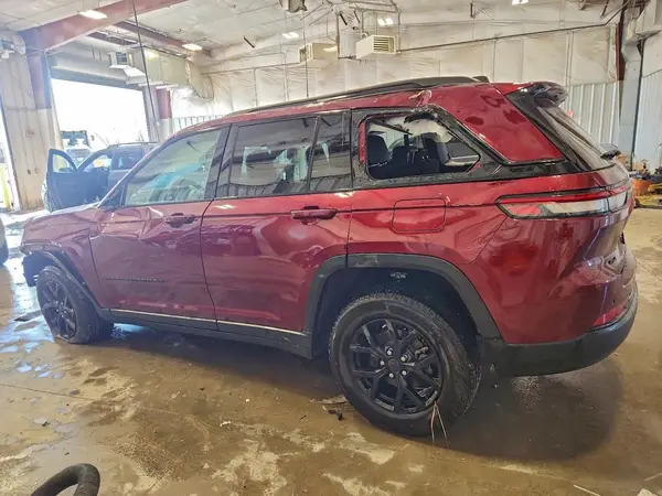 1C4RJHAG8RC233599 2024 JEEP GRAND CHEROKEE - Image 2