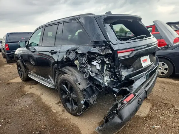 1C4RJHAG8SC339055 2025 JEEP GRAND CHEROKEE - Image 2