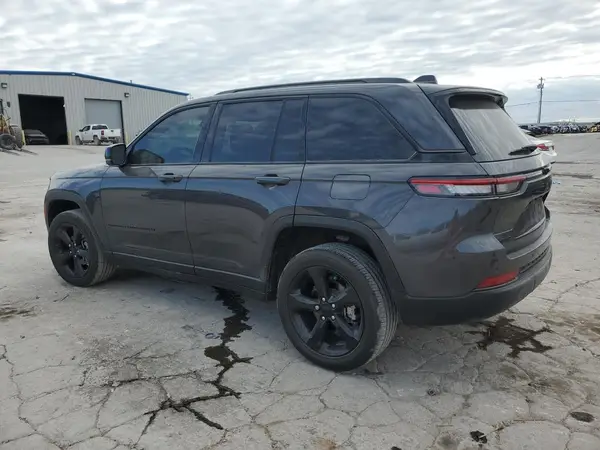 1C4RJHAG9PC545993 2023 JEEP GRAND CHEROKEE - Image 2