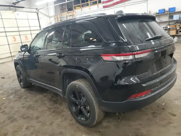 1C4RJHAG9PC608560 2023 JEEP GRAND CHEROKEE - Image 2
