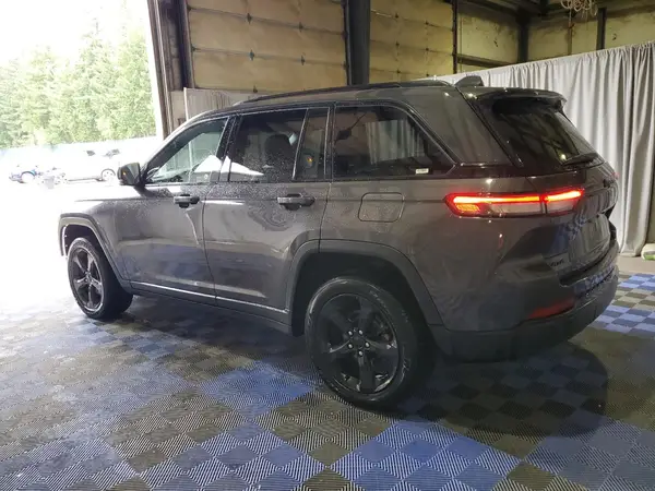 1C4RJHAG9PC621597 2023 JEEP GRAND CHEROKEE - Image 2