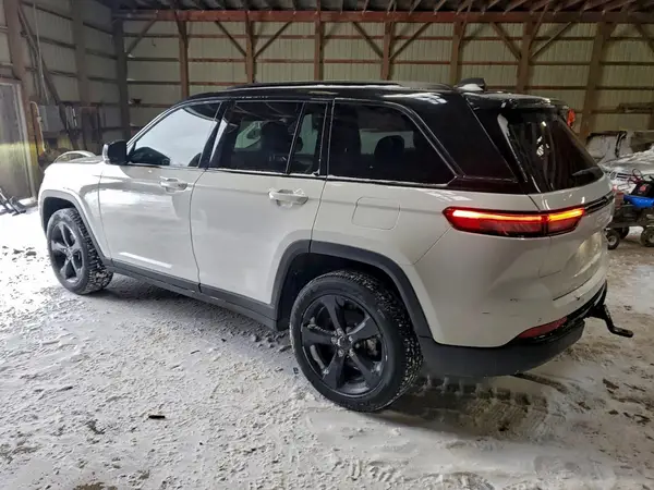 1C4RJHAG9R8514085 2024 JEEP GRAND CHEROKEE - Image 2