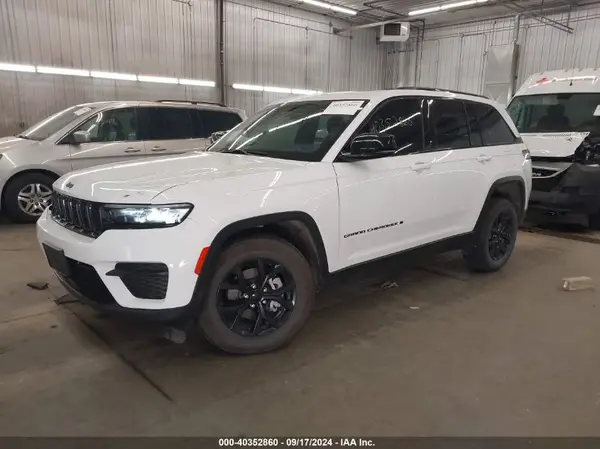 1C4RJHAG9RC169993 2024 JEEP GRAND CHEROKEE - Image 2