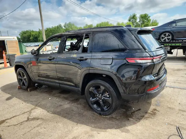 1C4RJHAG9SC303892 2025 JEEP GRAND CHEROKEE - Image 2