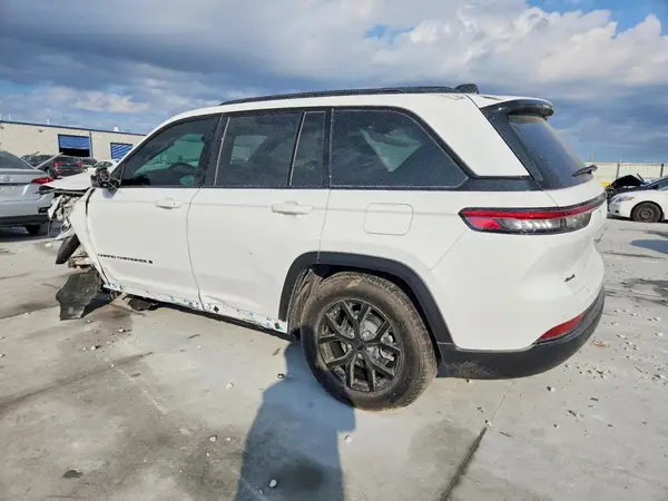 1C4RJHAG9SC339761 2025 JEEP GRAND CHEROKEE - Image 2
