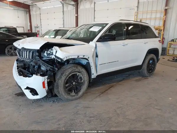 1C4RJHAGXPC547784 2023 JEEP GRAND CHEROKEE - Image 2