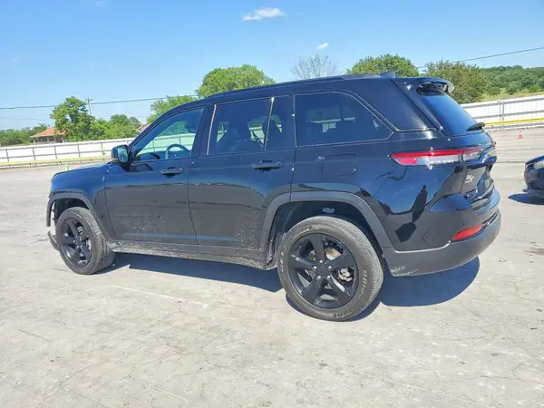 1C4RJHAGXPC560213 2023 JEEP GRAND CHEROKEE - Image 2