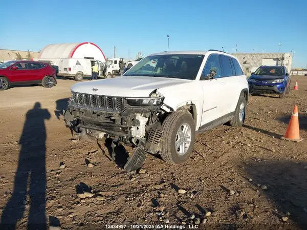 1C4RJHAGXPC640417 2023 JEEP GRAND CHEROKEE - Image 2