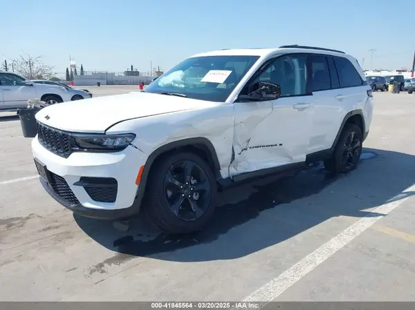 1C4RJHAGXPC660392 2023 JEEP GRAND CHEROKEE - Image 2