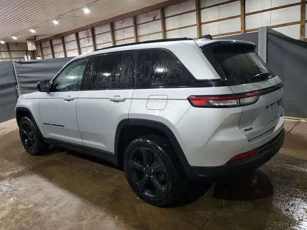 1C4RJHAGXR8923728 2024 JEEP GRAND CHEROKEE - Image 2