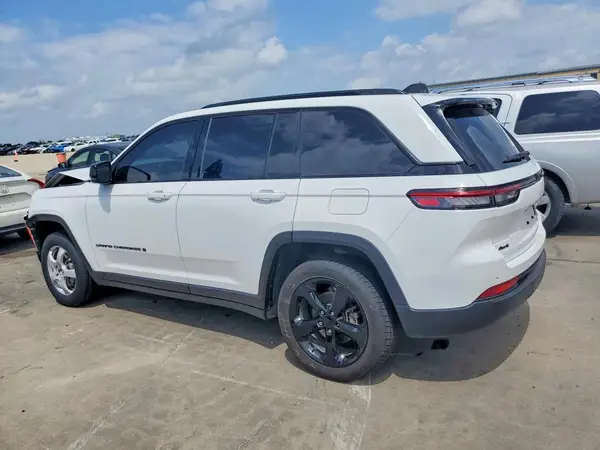 1C4RJHBG0PC501234 2023 JEEP GRAND CHEROKEE - Image 2