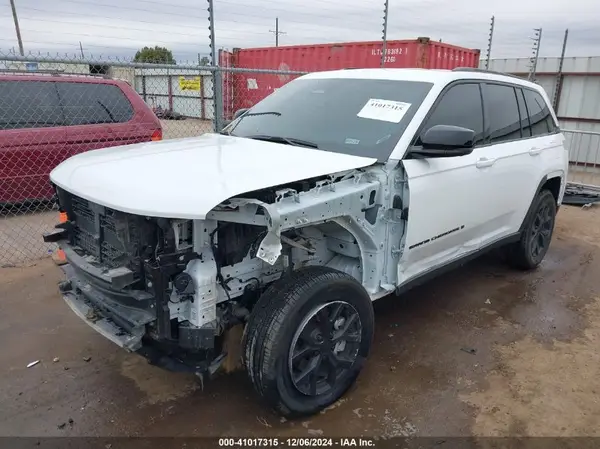 1C4RJHBG0PC523928 2023 JEEP GRAND CHEROKEE - Image 2